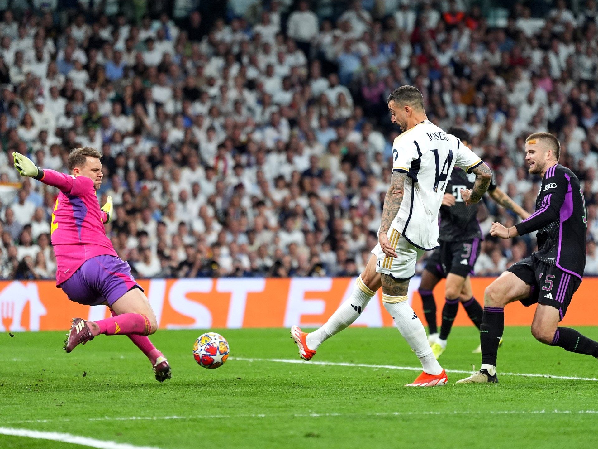 نوير حارس بايرن ميونخ يحمّل عشب “البرنابيو” مسؤولية خطئه في هدف ريال مدريد الأول - موقع الخليج الان