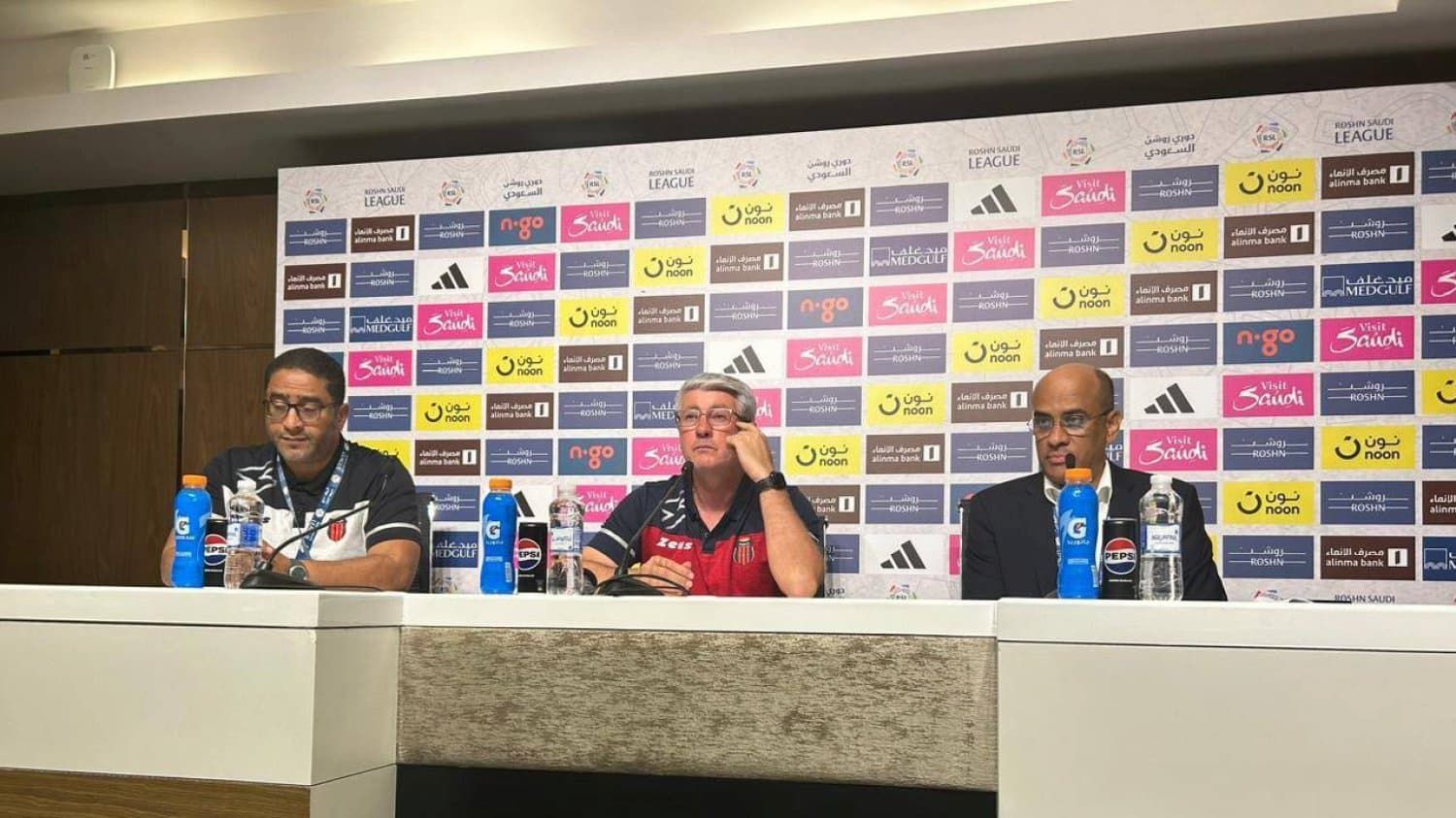 هيلمان يوعد الجماهير... سننافس على البقاء حتى الرمق الأخير والتعاون السعودي فريق صعب - موقع الخليج الان