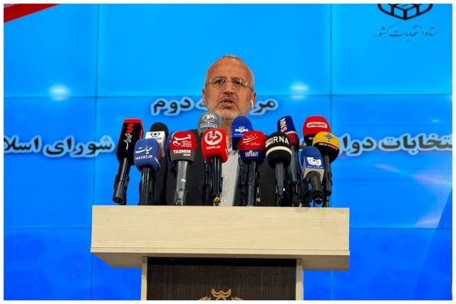 إيران تمدّد التصويت في الجولة الثانية لانتخابات البرلمان