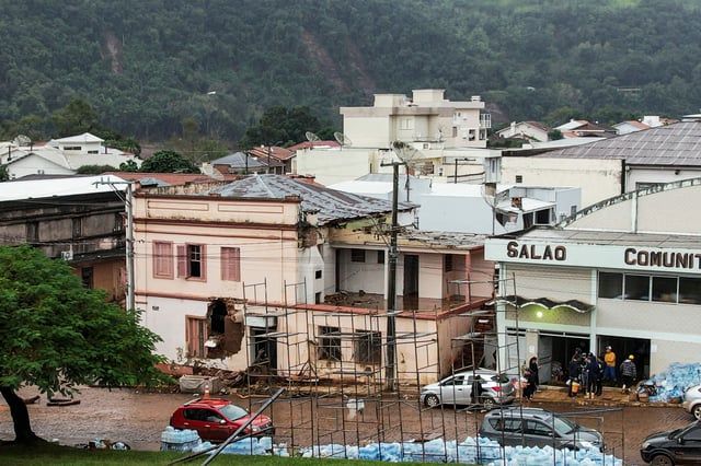 البرازيل.. مناطق منكوبة تستعد لمواجهة فيضانات جديدة (صور)