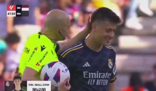 تصرف الحكم مع أردا غولر بعد هدف ريال مدريد يثير جدلا (فيديو)
