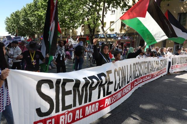 مظاهرات كبيرة في إسبانيا تندد بمواصلة الحرب على غزة (صور)