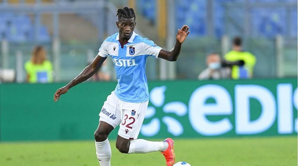 اتهامات لمدافع برشلونة السابق بالاحتيال.. وناديه يدافع عنه