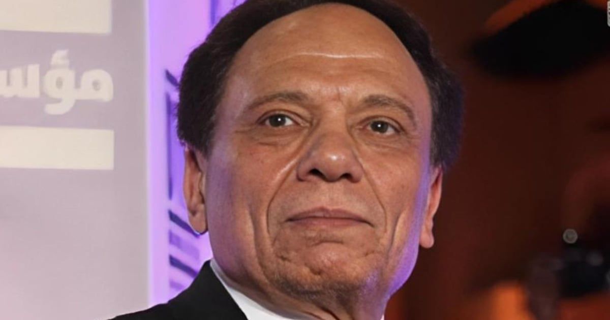 أشرف زكي يكشف تطورات الحالة الصحية لعادل إمام