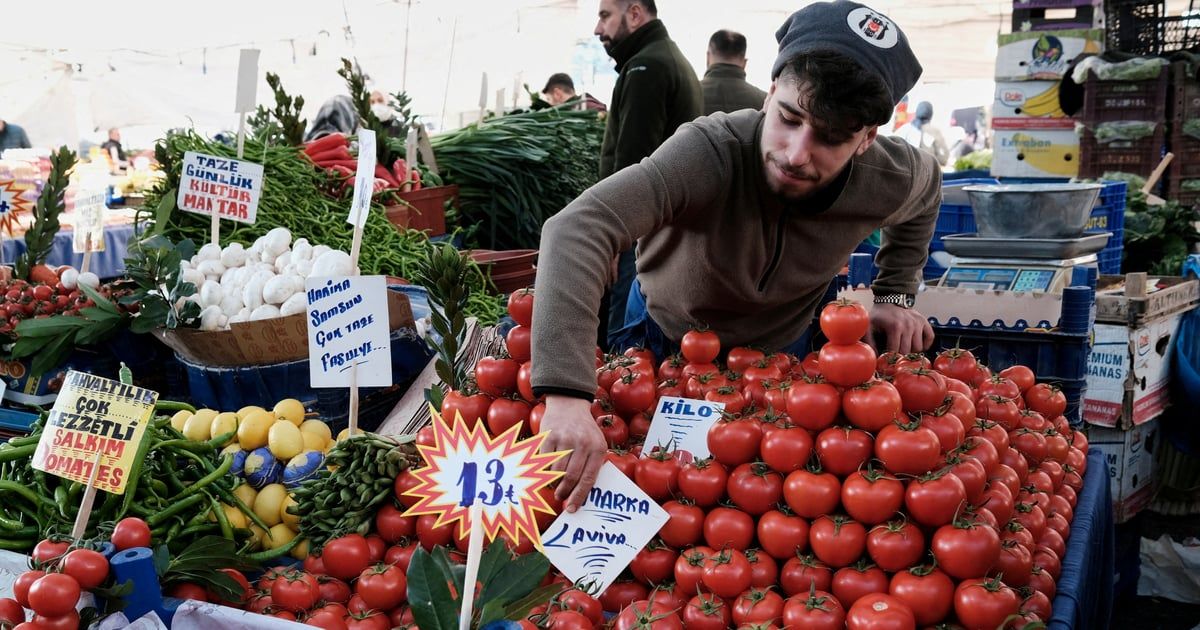 تركيا تقر خطة على ثلاث سنوات لخفض التضخم