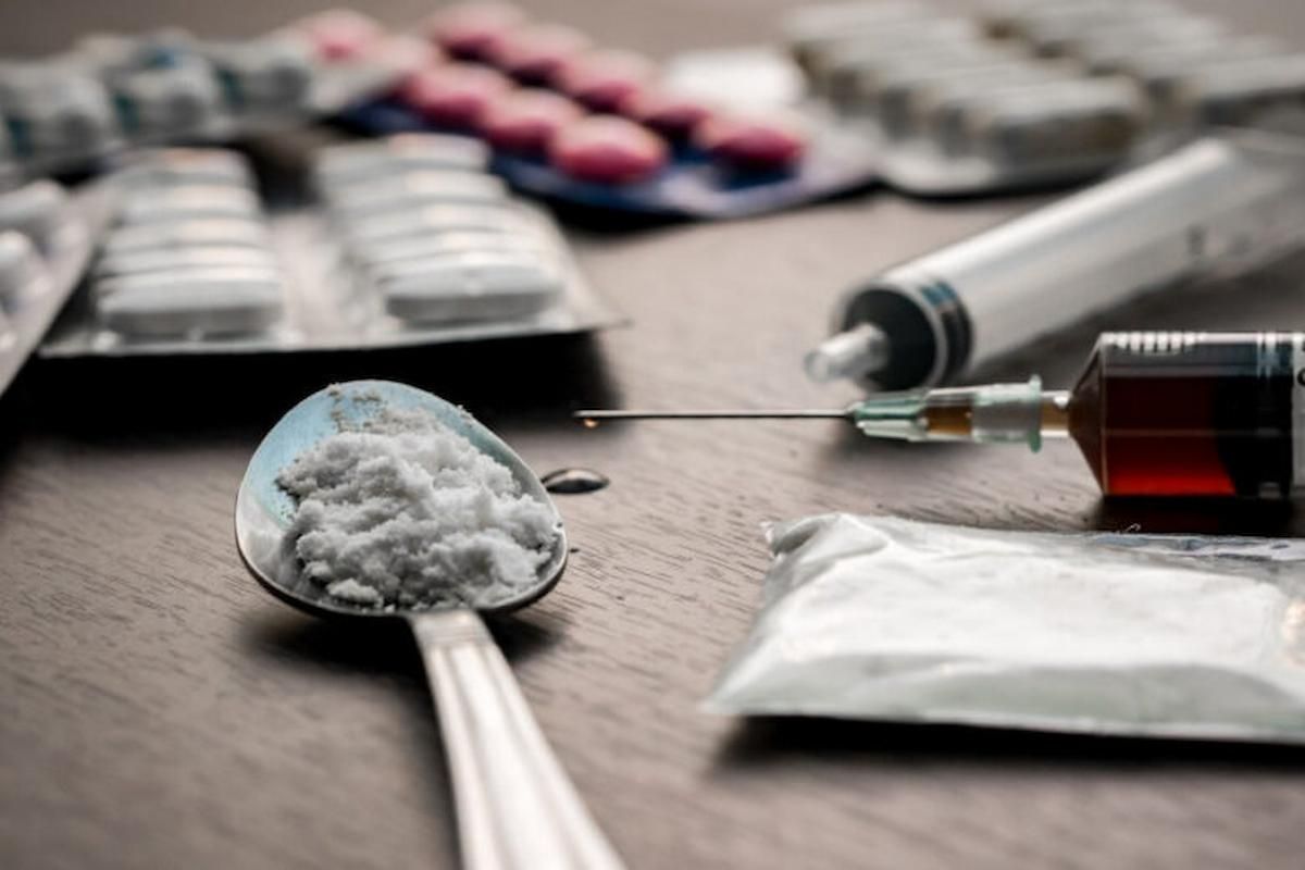 للأجانب | ما هي عقوبة حيازة المخدرات بقصد الترويج في السعودية؟! احذر ارتكابها - موقع الخليج الان