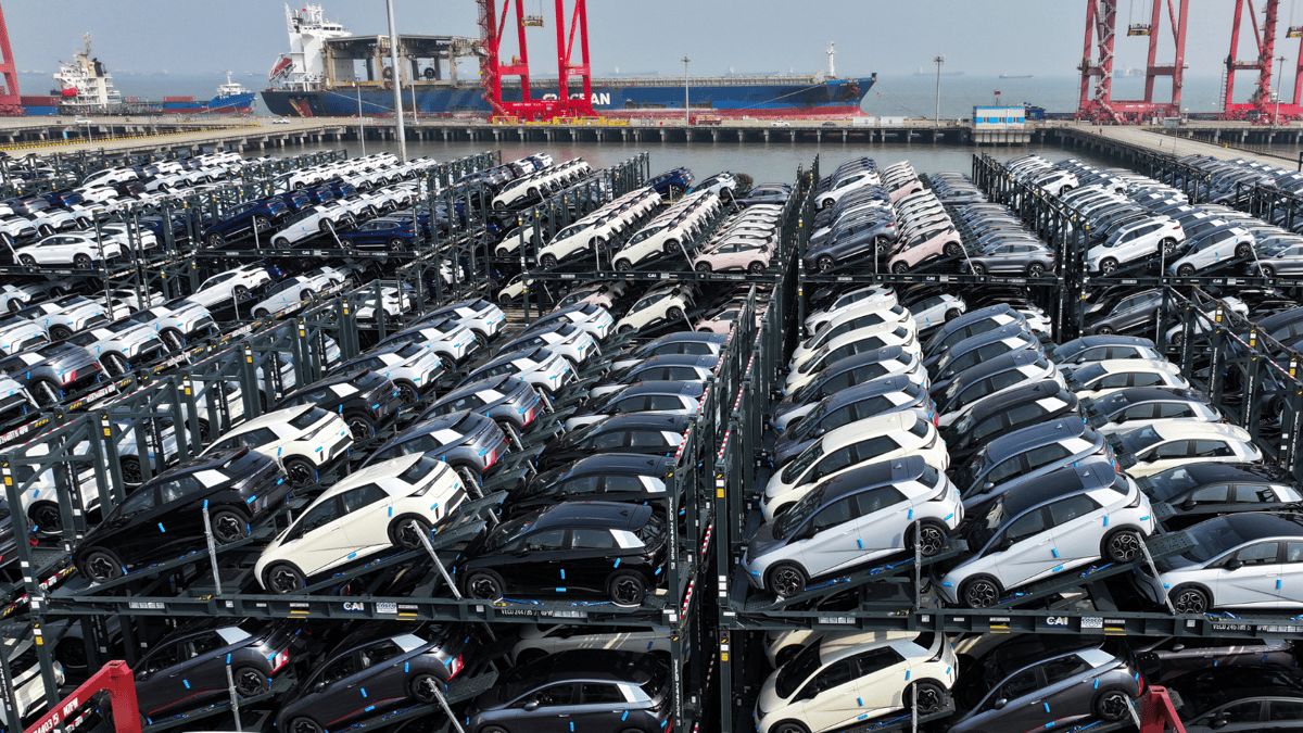 أمريكا تبدأ "عقابها الجمركي" للصين