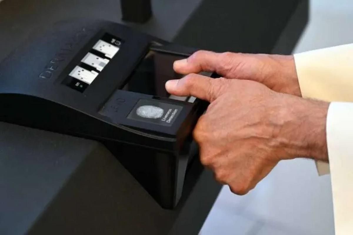 الداخلية تكشف كيفية الاستعلام عن جاهزية البصمات للوافدين في الكويت - موقع الخليج الان