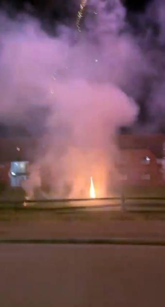 فيديو| جماهير أرسنال تفشل في إيقاظ لاعبي مانشستر سيتي بالألعاب النارية