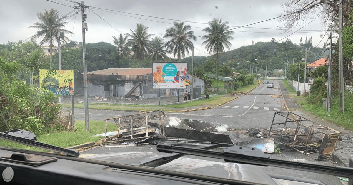 فرنسا تنشر الجيش في كاليدونيا الجديدة لاحتواء "التمرد" (صور)