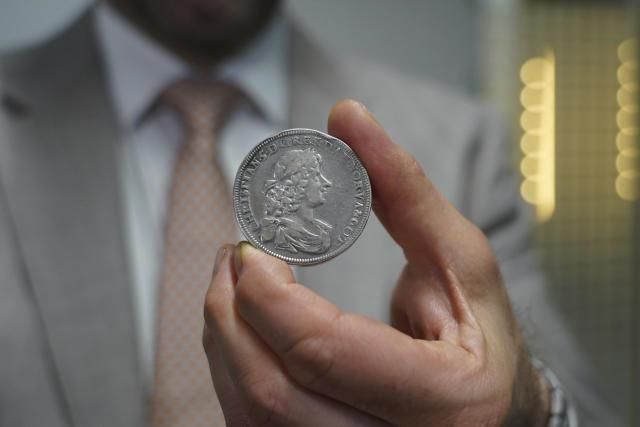 اتفرج بالصور .. عملات معدنية للبيع بسعر خيالي تصل الى 72 مليون دولار !!