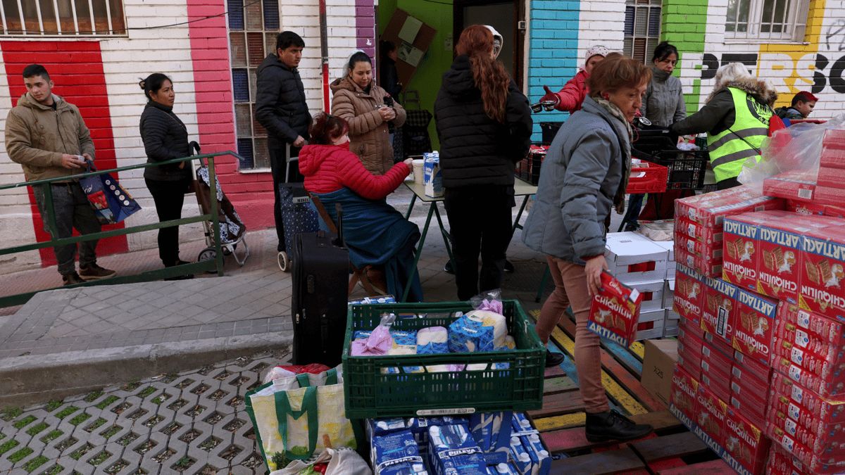 استطلاع: ثلث الأسر الإسبانية تعاني من ارتفاع تكاليف المعيشة