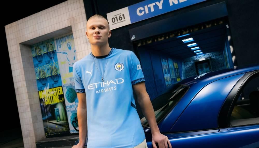 قميص مانشستر سيتي الجديد مستوحى من رمز هاتفي