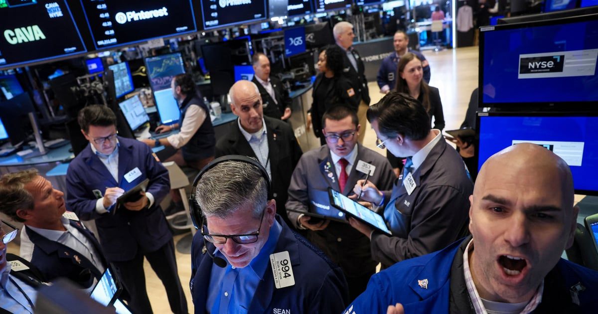 "داو جونز" يسجل أعلى مستوى يومي بفضل انتعاش آمال خفض الفائدة‎