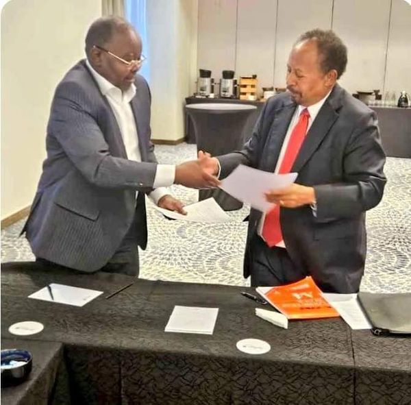 "إعلان نيروبي" بين حمدوك ونور يضع تصورا لحل أزمة السودان (صورة)