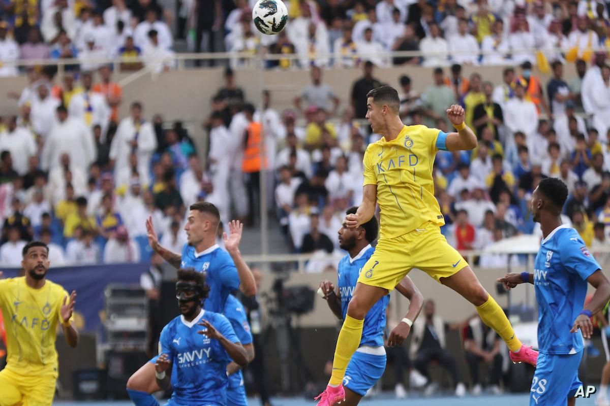 تساؤلات تستحق الإجابة من جستنيه.. ديربي الكرة السعودية يحمل العديد من الخبايا!! - موقع الخليج الان