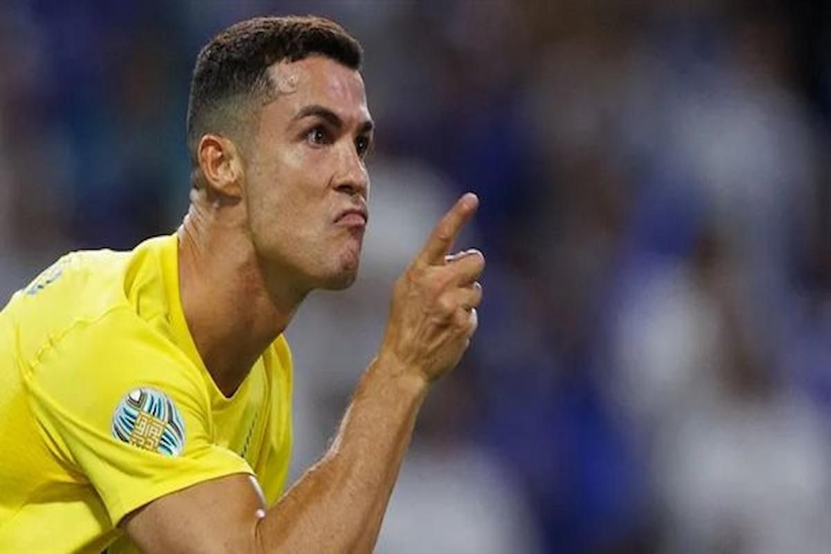 وجوده يزيد البطولة قوة!! محترف روشن "الجزائري" يشيد بأسطورة النصر الدون - موقع الخليج الان