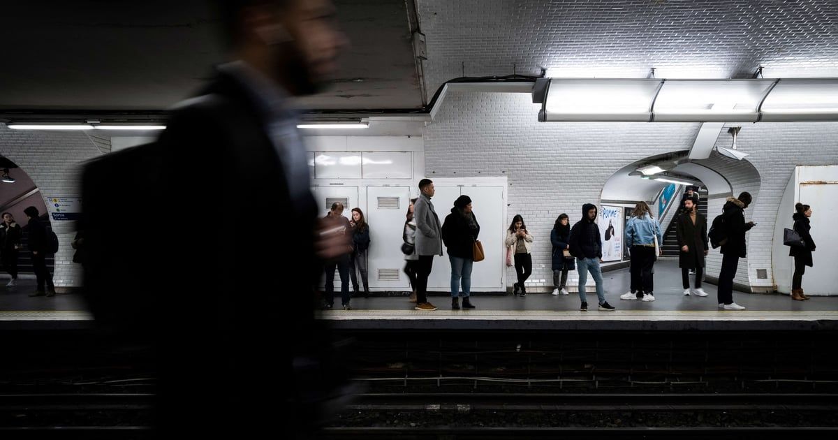 بطل "غير شرعي" في باريس.. هل ينال تصريح إقامة؟