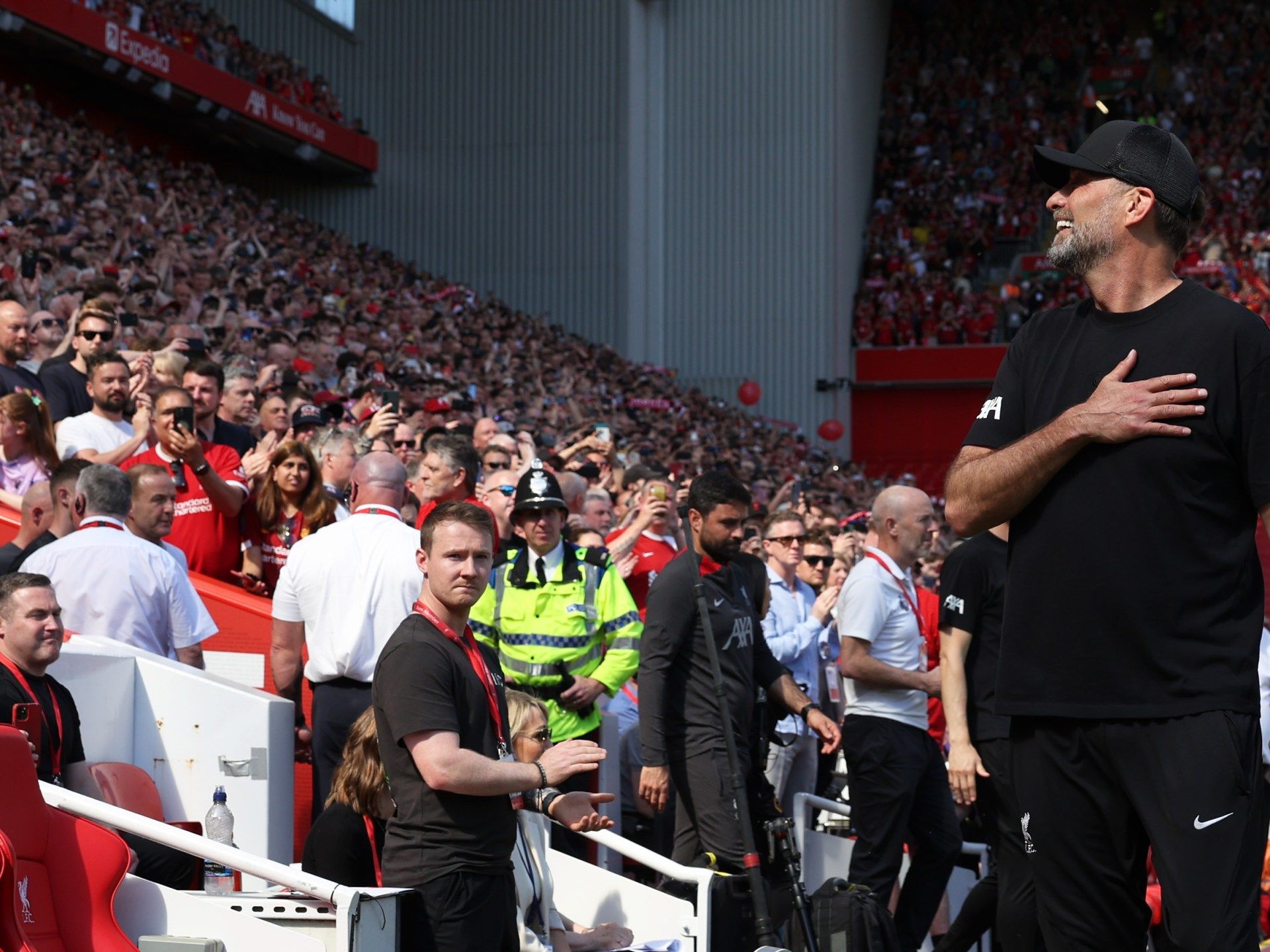 كلوب يستبعد العودة قريبا للتدريب - موقع الخليج الان