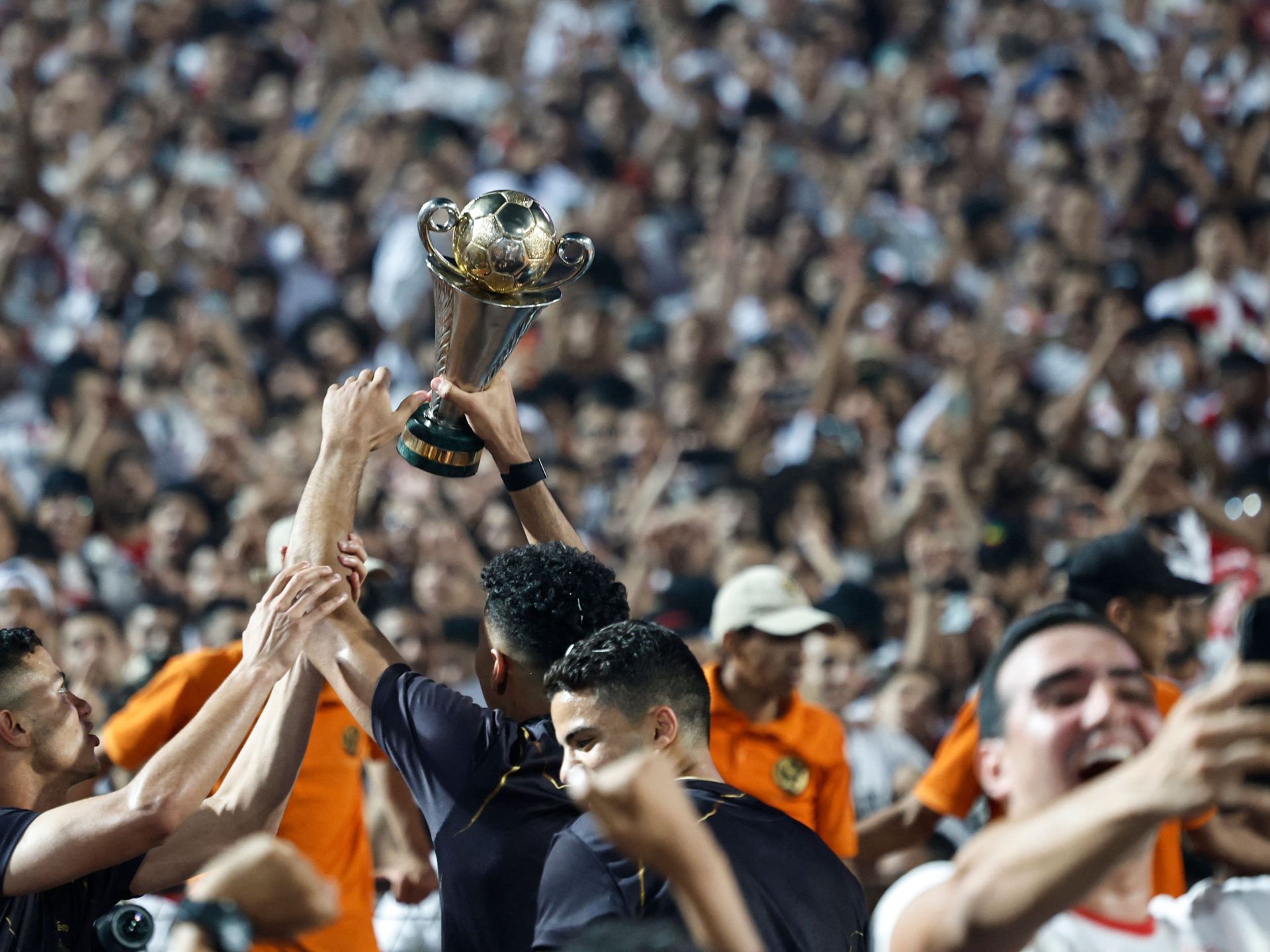 “كاف” يتوعد الزمالك بإجراءات تأديبية بعد “الانتهاكات” في نهائي كأس الكونفدرالية - موقع الخليج الان