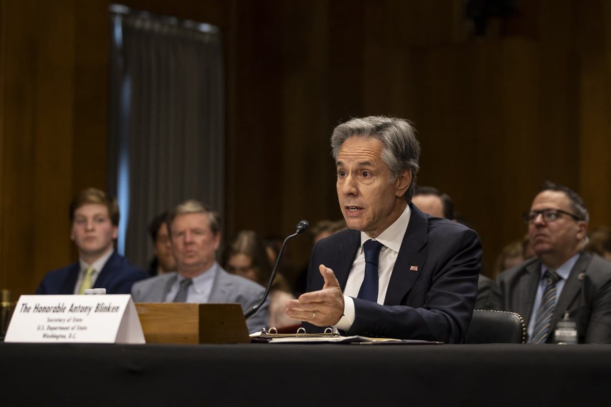 محتجون يقاطعون بلينكن ويصفونه بـ"جزار غزة" (صور)