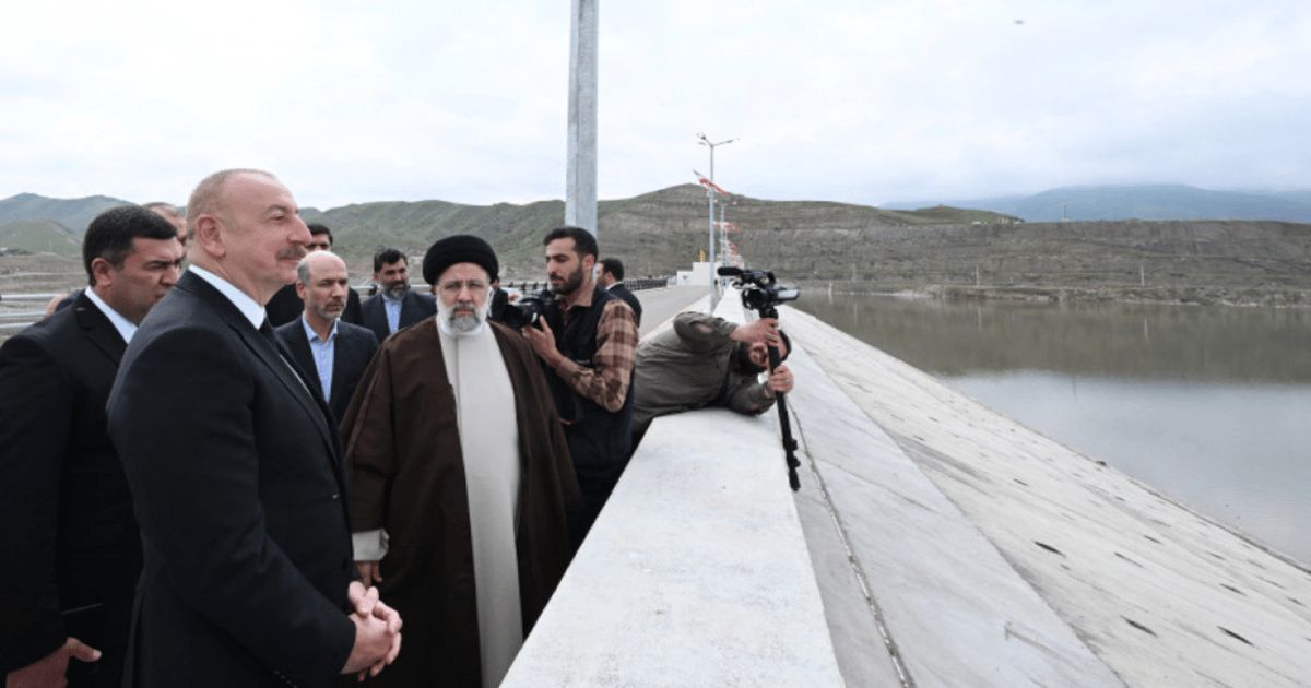 طائرة رئيسي تعيد علاقات إيران وأذربيجان المتقلبة إلى الواجهة