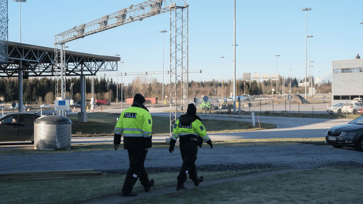 "بالقوة إذا لزم الأمر".. قانون فنلندي مقترح لإبعاد طالبي اللجوء