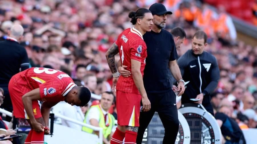 نونيز يثير الجدل في وداع مدربه كلوب