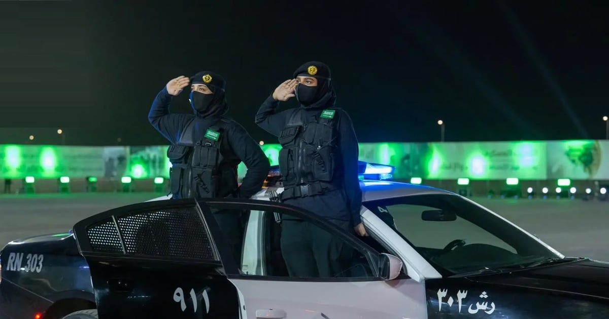 عرض عسكري مهيب احتفاء بانضمام مجندات سعوديات للأمن العام (فيديو)