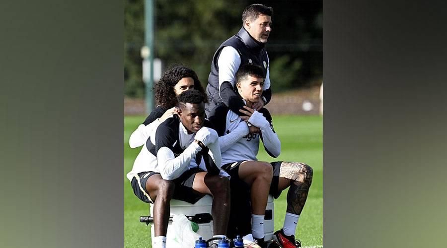 تشيلسي يستبعد مدربيه السابقين من قائمة المرشحين لخلافة بوكيتينيو