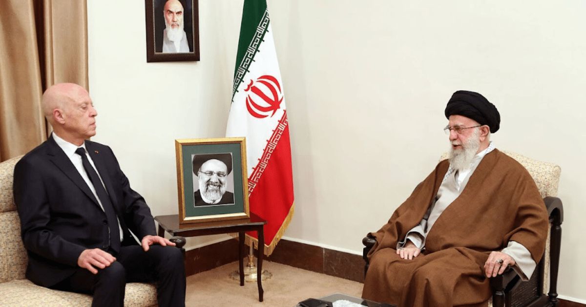 الرئيس التونسي يصل طهران للمشاركة في تشييع "رئيسي"