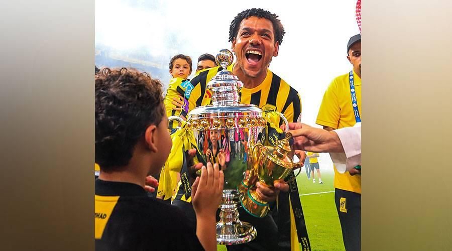 اتحاد جدة يعلن رحيل رومارينهو