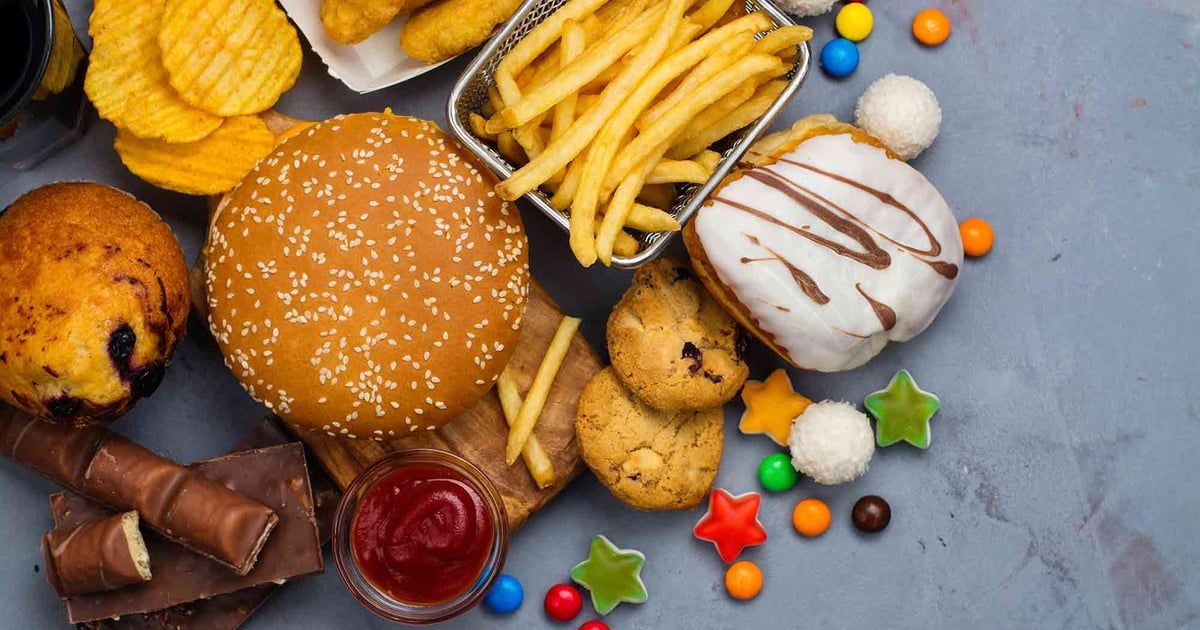 الأطعمة المصنعة تزيد من خطر السكتة الدماغية والضعف الإدراكي