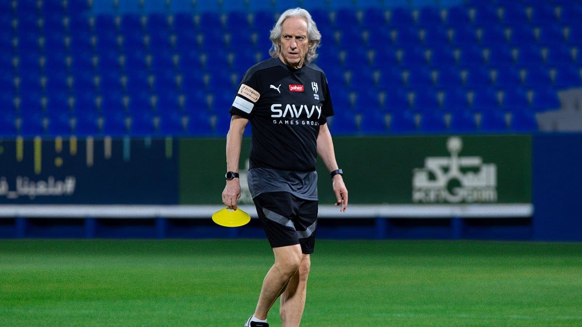 قرار غريب من جيسوس قبل مواجهة الطائي بساعات