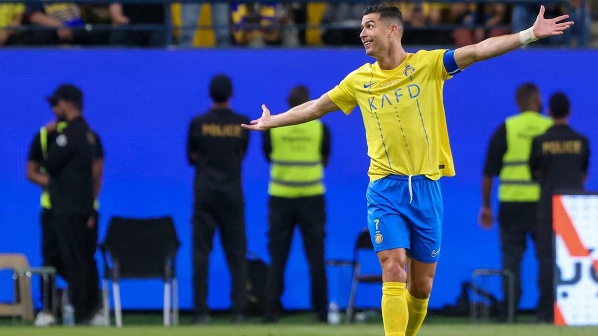 ماذا حدث له؟.. رونالدو يهدر بغرابة ويثير غضب وسخرية مشجعيه (فيديو)