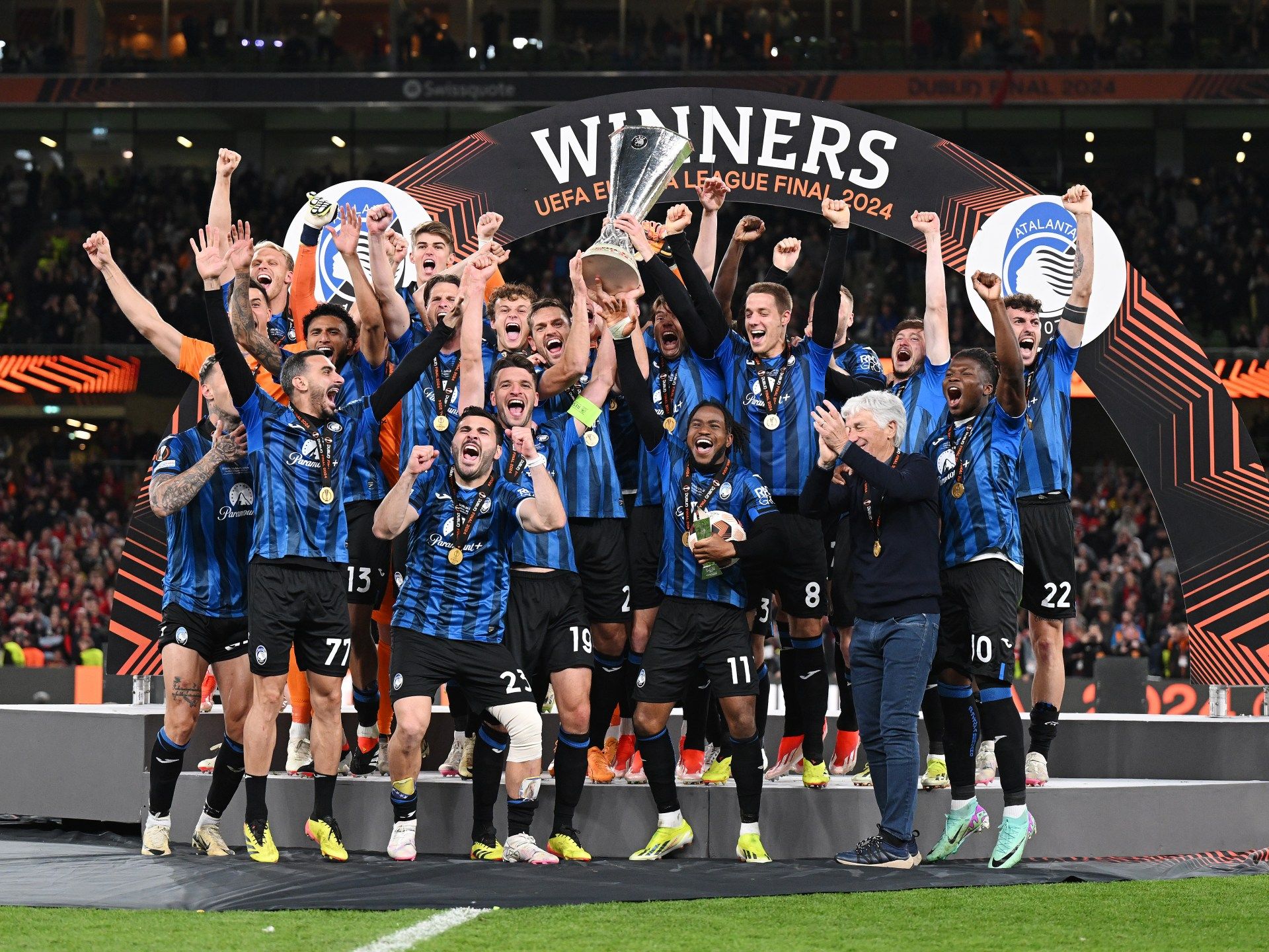 بعد تتويجه بلقب الدوري الأوروبي.. أتلانتا الإيطالي يسدي خدمة لبرشلونة - موقع الخليج الان