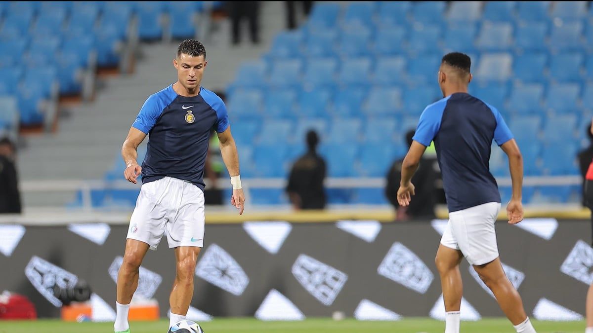 رونالدو يطالب أسطورة ريال مدريد بالانضمام إلى النصر السعودي