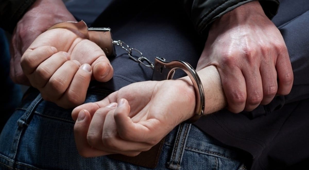 وجّه له طعنات خطيرة.. شاب مغربي يقتل والده المسن