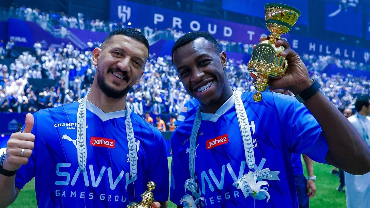 مفاجأة.. نجم الهلال قد يعود إلى الاتحاد السعودي