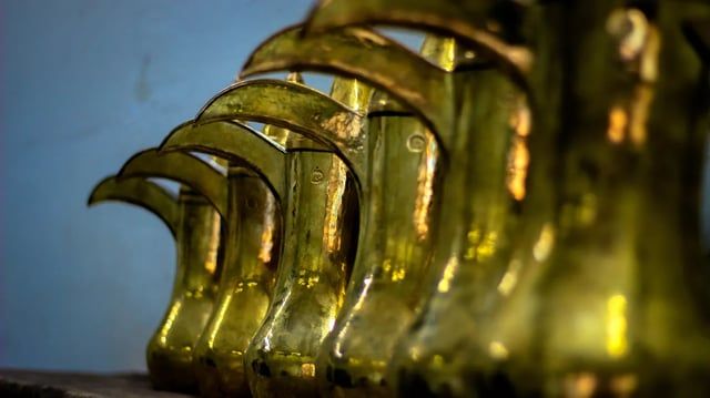 سوريا.. "دلّة مزعل" أندر الدلال العربية تشق طريقها إلى "اللوفر"