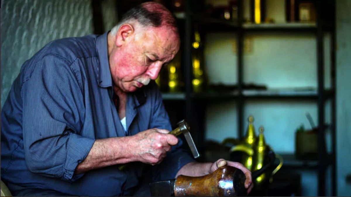 سوريا.. "دلّة مزعل" أندر الدلال العربية تشق طريقها إلى "اللوفر"