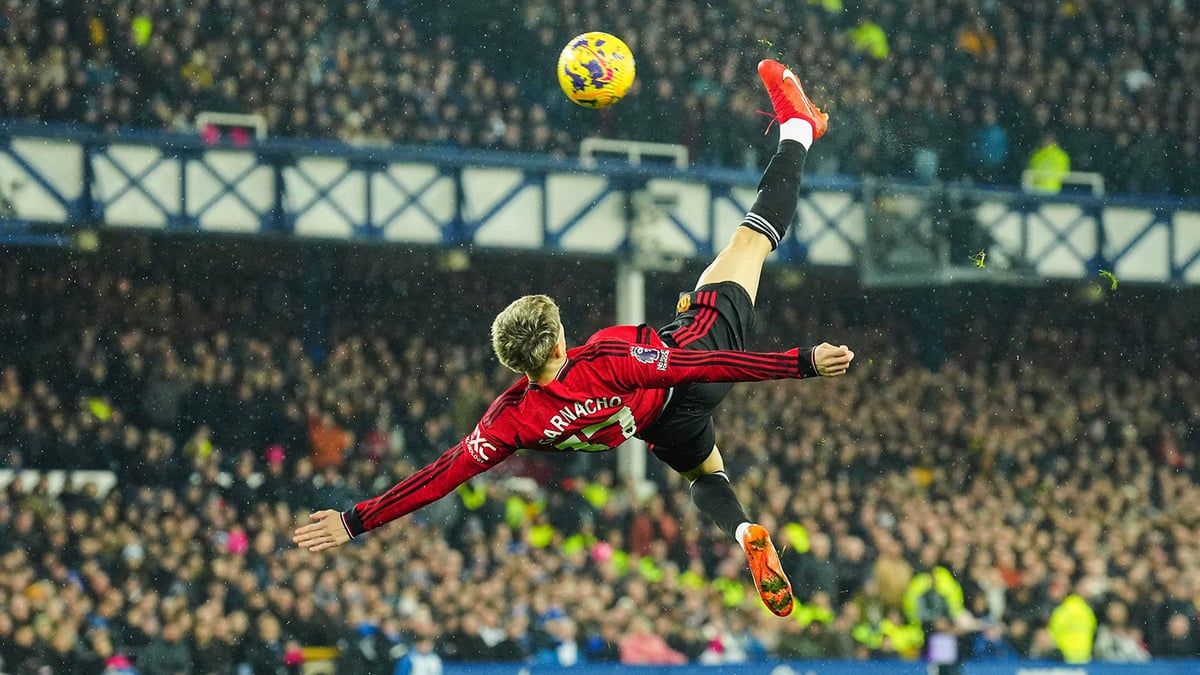 هدف غارناتشو يحصد جائزة الأفضل في الدوري الإنجليزي (فيديو)