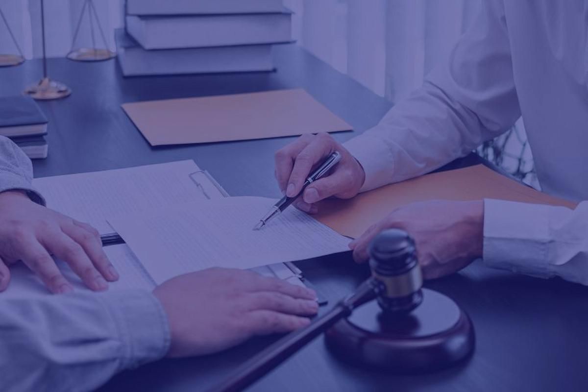 تصل إلى 300 ألف!! استشاري قانوني يوضح العقوبات المتوقعة لحادث تسمم الرياض - موقع الخليج الان