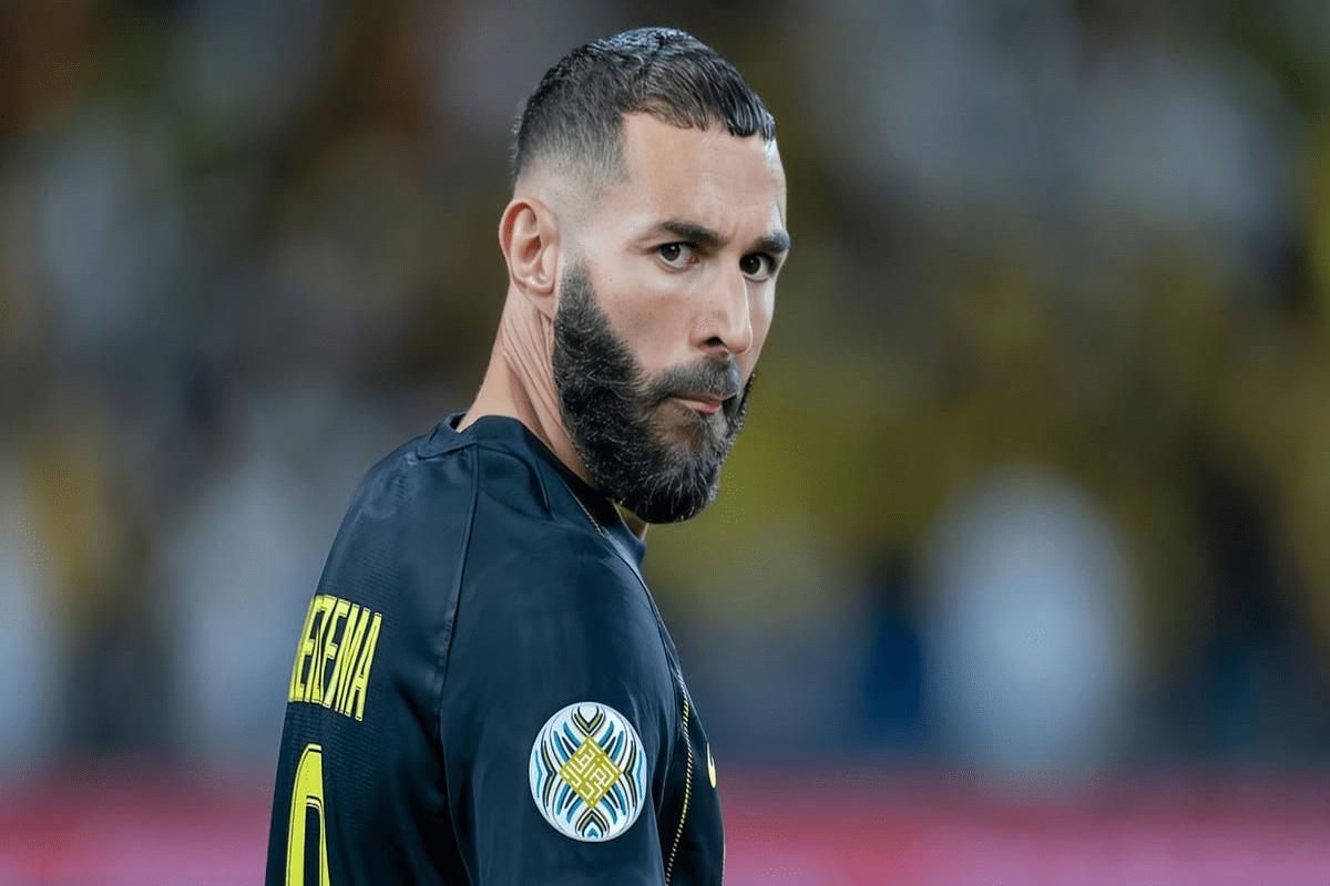 تعليق غريب من شقيق بنزيما يحسم به مصيره في صفوف العميد - موقع الخليج الان