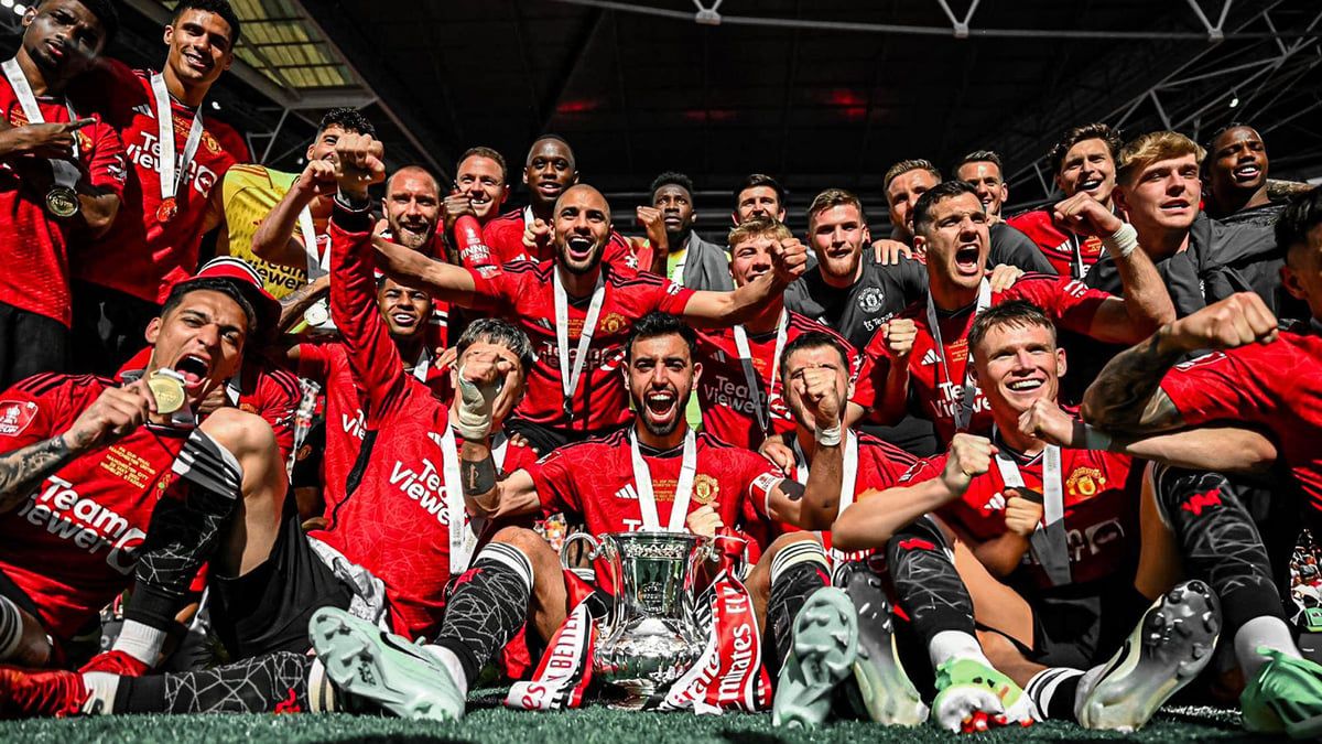 بعد اهتمام الاتحاد والنصر.. نجم مانشستر يونايتد يعلن موقفه من الرحيل