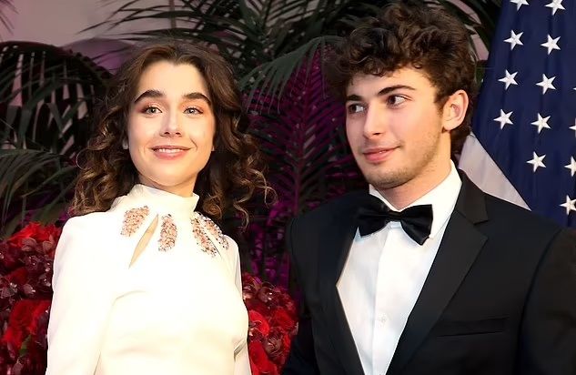 من هو الشاب العربي رافائيل حجار الذي ظهر مع حفيدة الرئيس الأمريكي؟