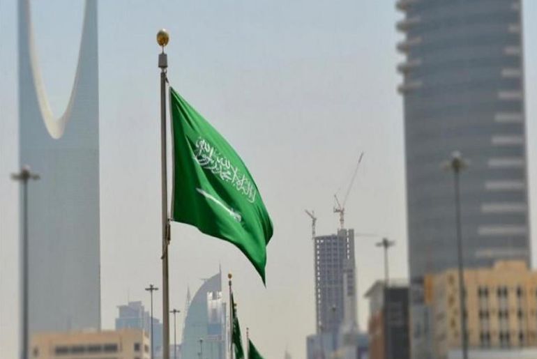 "بموافقة خادم الحرمين" تم إلغاء رسوم المرافقين لأصحاب هذه الجنسيات - موقع الخليج الان