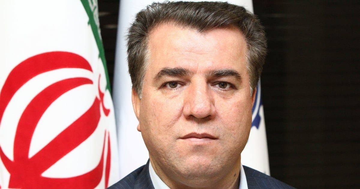 اعتقال مسؤول إيراني تحدث عن ارتفاع الطلب على الحلويات بعد مقتل "رئيسي"