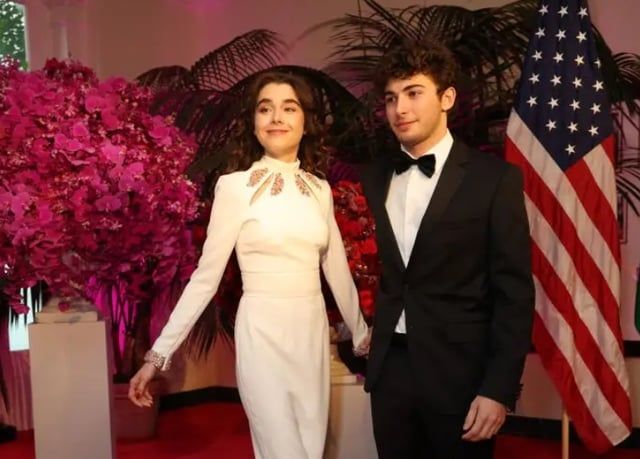 من هو الشاب العربي رافائيل حجار الذي ظهر مع حفيدة الرئيس الأمريكي؟