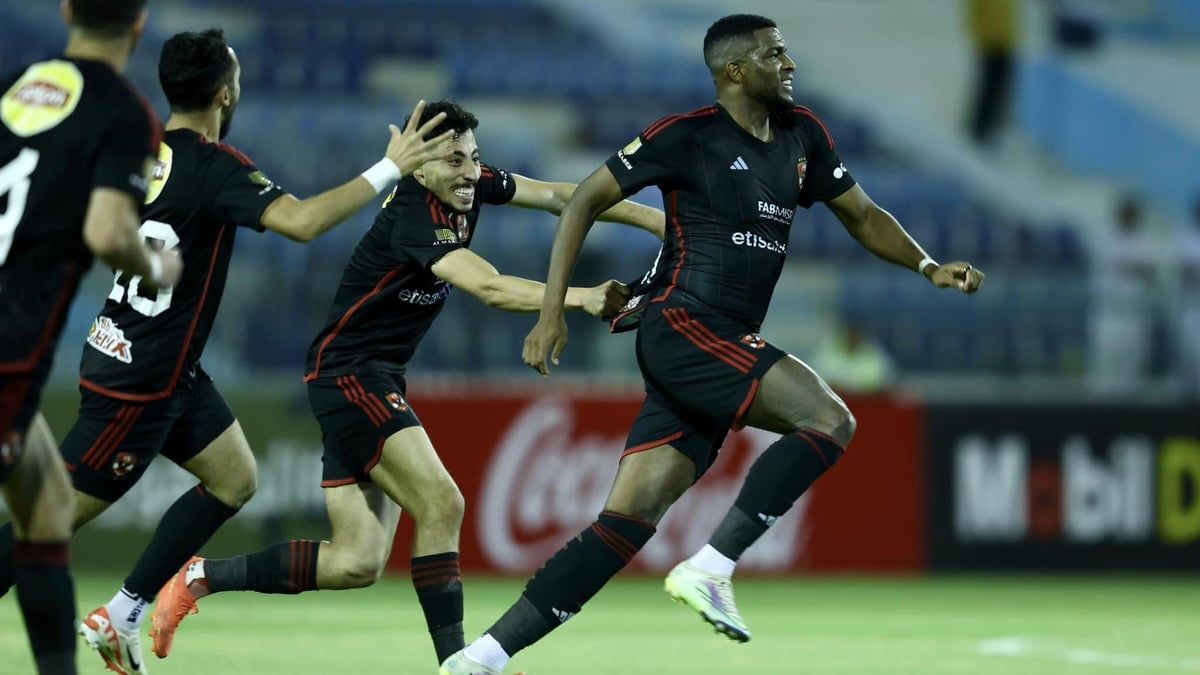 الأهلي المصري يبلغ مهاجم الفريق بالاستغناء عنه